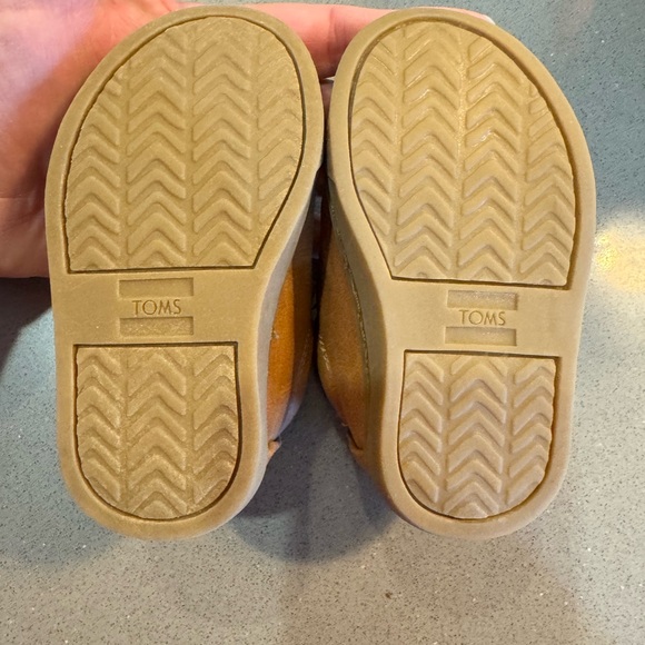 TOMS toddler boy shoes - Picture 6 of 7